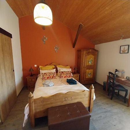 Faye-l'Abbesse Au Granit Bleu Bed & Breakfast エクステリア 写真