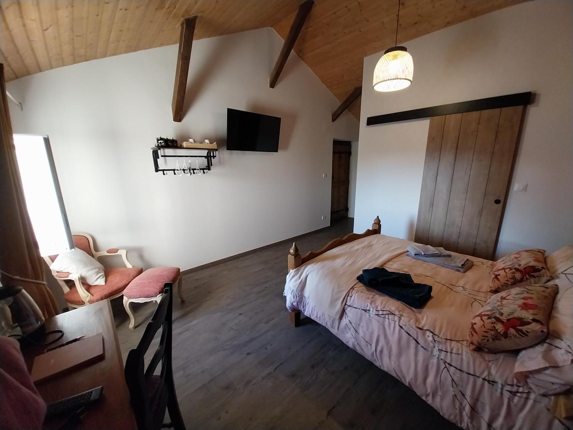 Faye-l'Abbesse Au Granit Bleu Bed & Breakfast エクステリア 写真